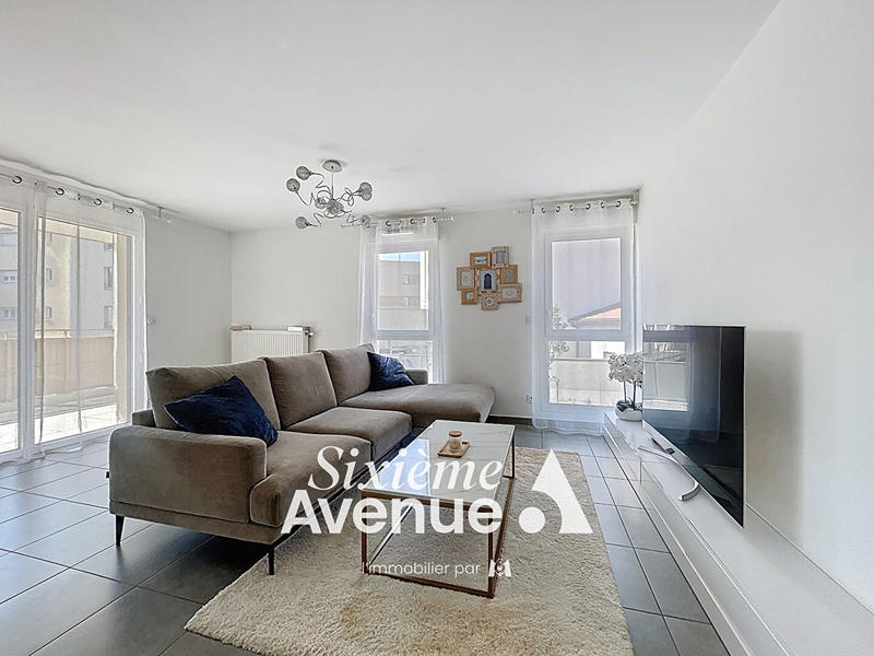 Appartement - 80 m² - 4 pièces