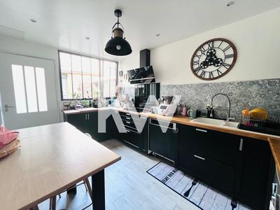 Maison - 134 m² - 8 pièces