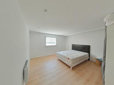 Maison traditionnelle - 90 m² - 4 pièces