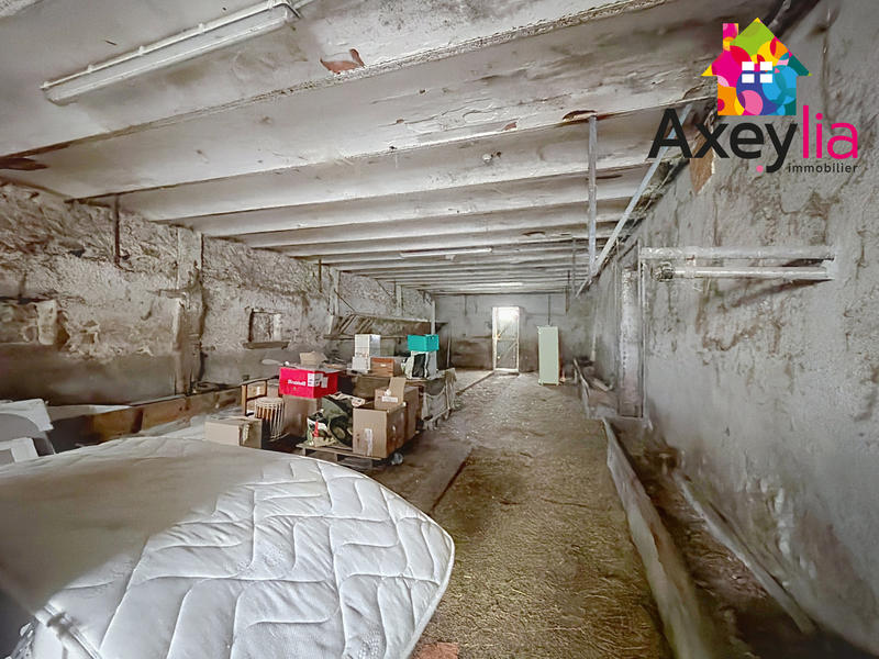 Maison - 300 m² - 3 pièces