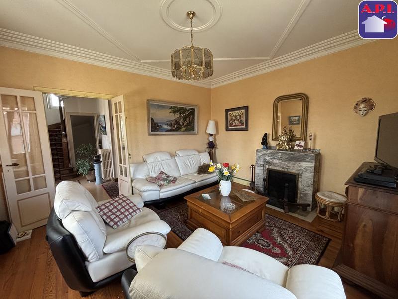 Maison - 229 m² - 9 pièces