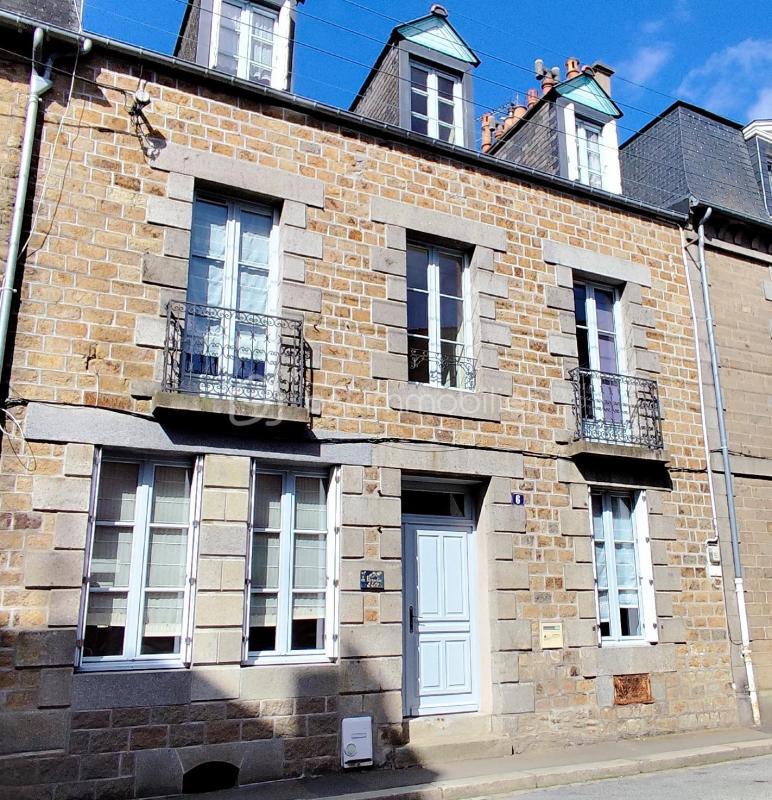 Maison - 181 m² - 8 pièces