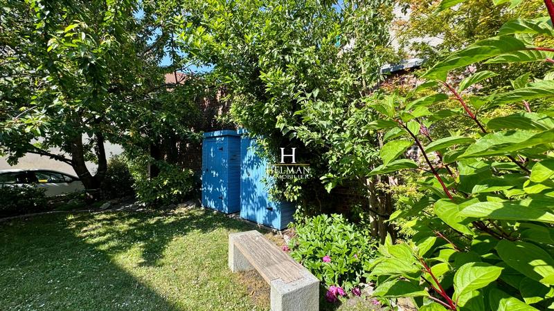 Maison - 250 m² - 8 pièces