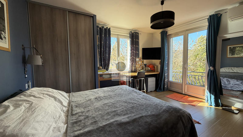 Maison - 228 m² - 7 pièces