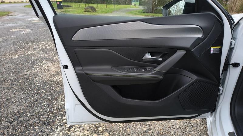 Peugeot 308 III 1.6 PureTech 225 Hybride Eat8 Gt - Entretien constructeur