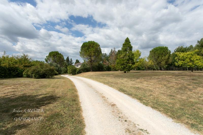 Propriété - 180 m² - 6 pièces