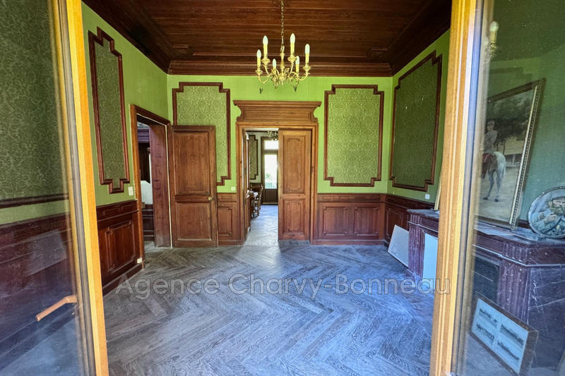 Maison - 238 m² - 9 pièces