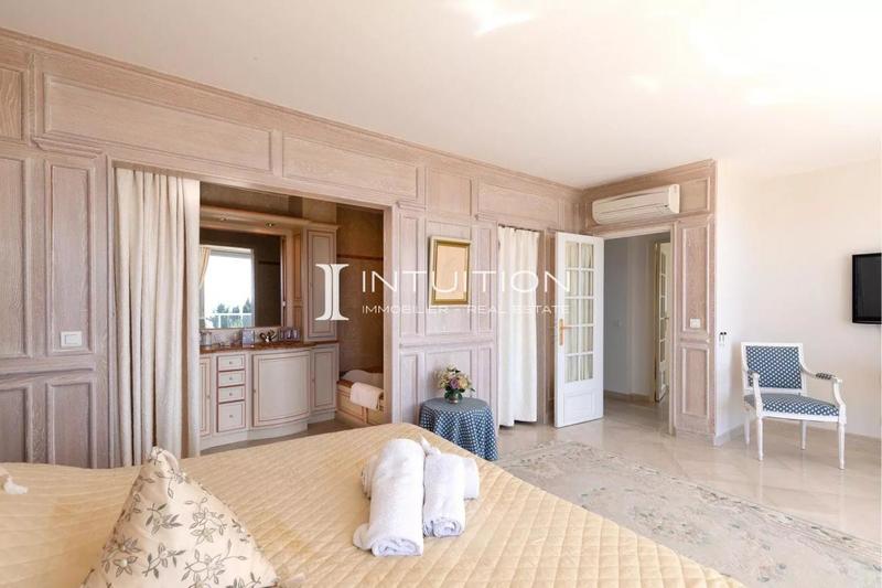 Villa - 320 m² - 6 pièces