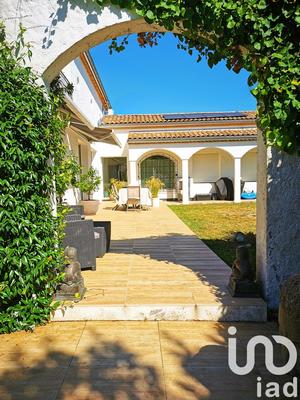 Maison - 290 m² - 10 pièces