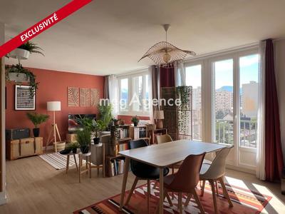 Appartement - 60 m² - 2 pièces