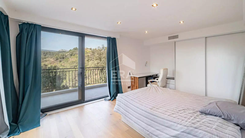 Maison - 145 m² - 5 pièces