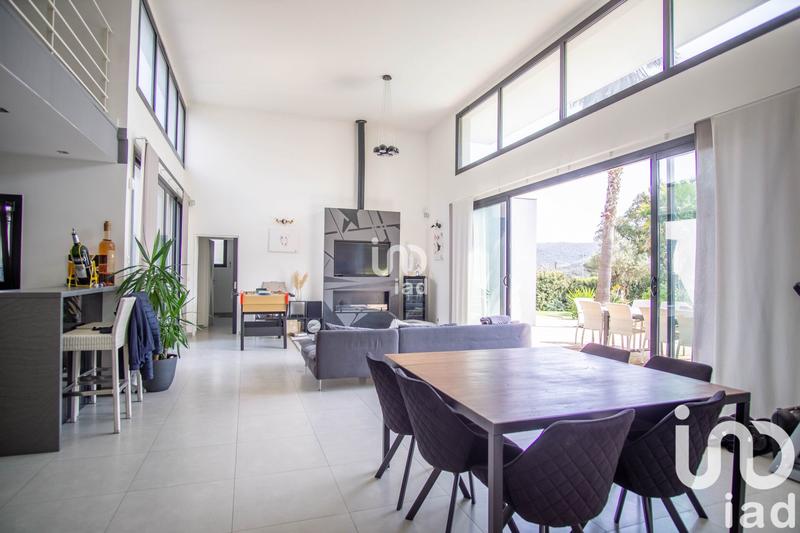 Maison - 213 m² - 5 pièces