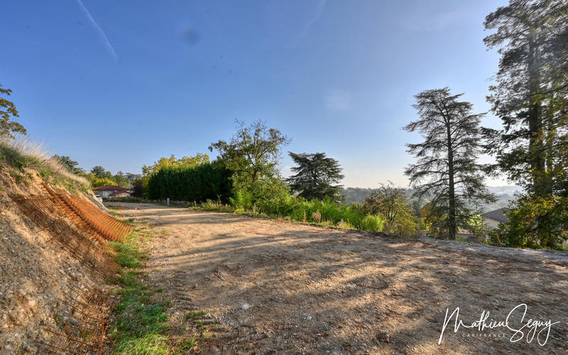 Terrain constructible - 1 200 m²