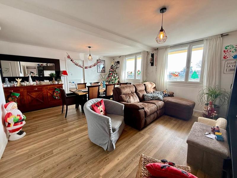 Appartement - 97 m² - 5 pièces