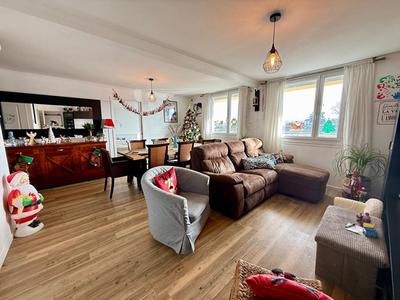 Appartement - 97 m² - 5 pièces