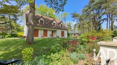 Maison - 220 m² - 8 pièces