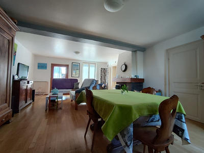 Maison - 166 m² - 8 pièces