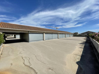 Parking / Garage - 18 m²