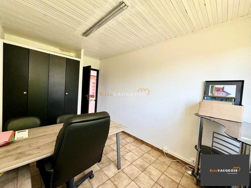 Bureau - 95 m² - 6 pièces