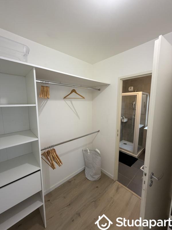 Chambre - 9 m² - 1 pièce