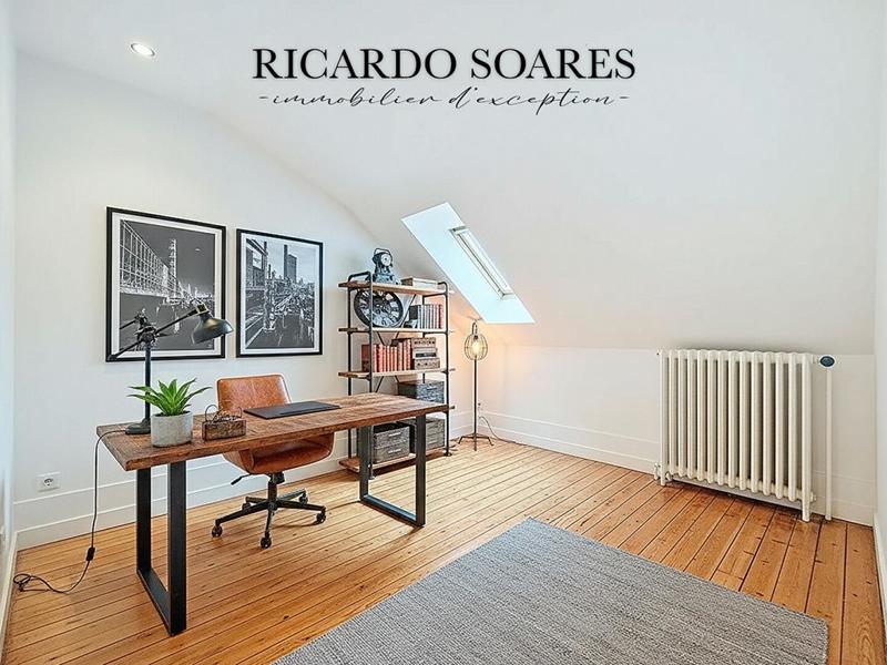 Demeure - 219 m² - 10 pièces