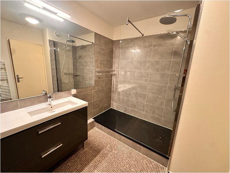 Appartement - 100 m² - 3 pièces