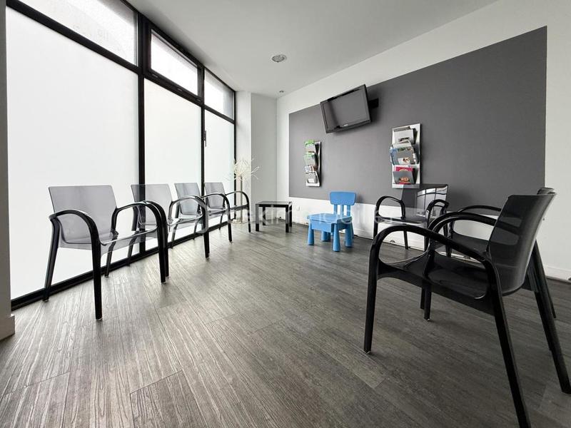 Bureau - 164 m² - 7 pièces