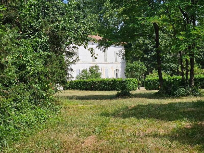 Maison - 292 m² - 10 pièces