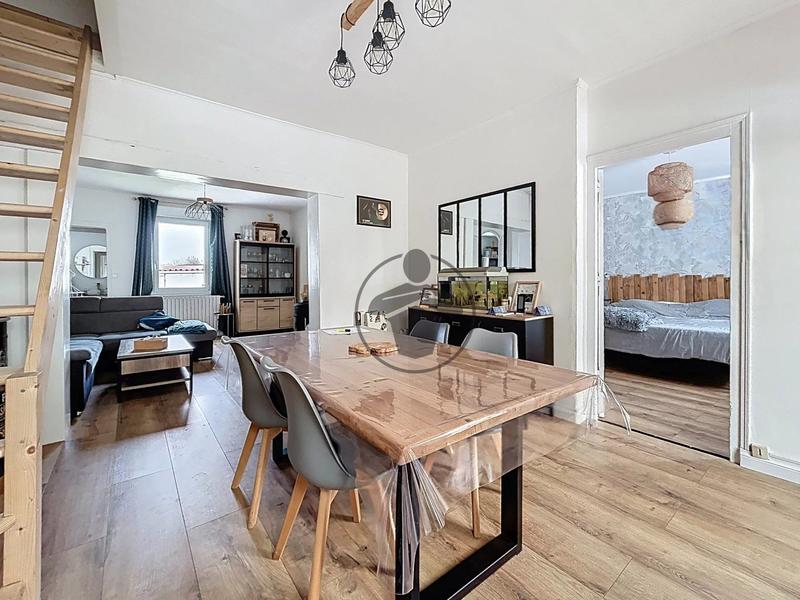 Maison - 96 m² - 4 pièces