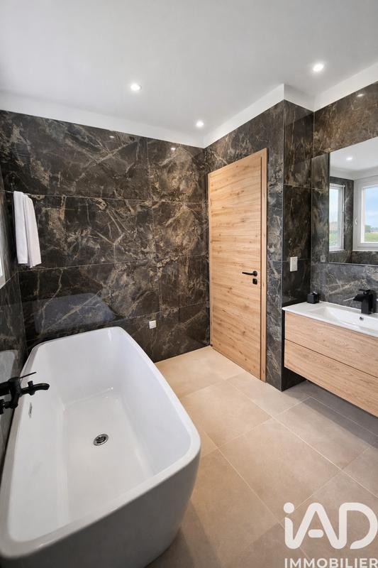 Maison - 150 m² - 7 pièces