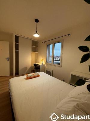 Chambre - 12 m² - 1 pièce