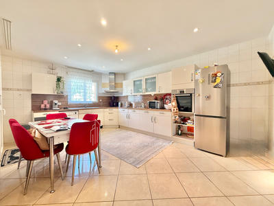 Maison - 144 m² - 6 pièces