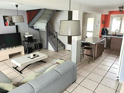 Maison - 93 m² - 5 pièces