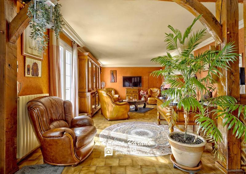 Maison - 227 m² - 7 pièces