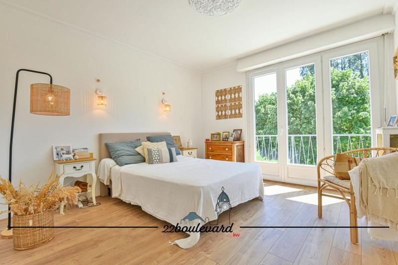 Maison - 220 m² - 7 pièces