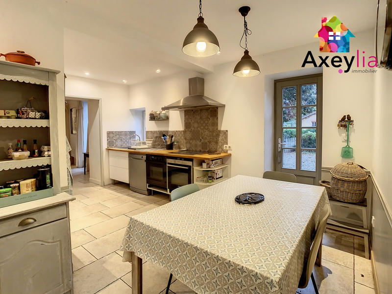 Maison - 258 m² - 12 pièces