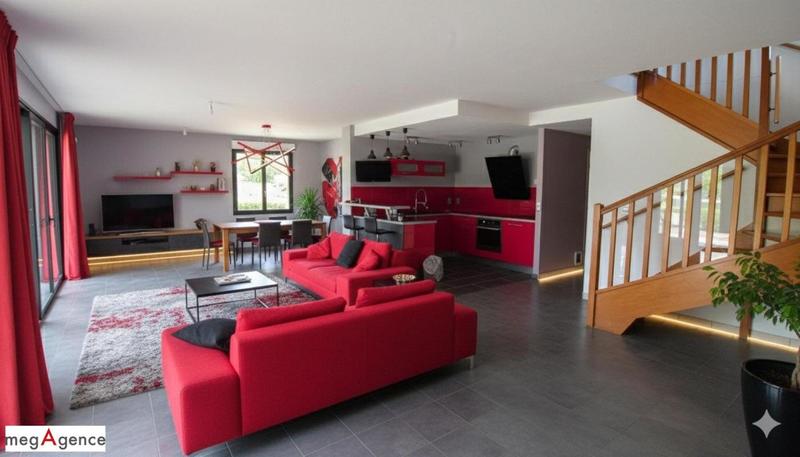 Maison - 90 m² - 5 pièces