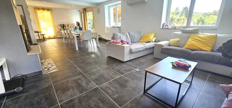 Maison - 210 m² - 7 pièces