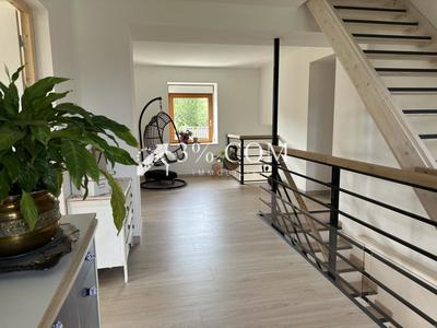 Maison - 211 m² - 6 pièces