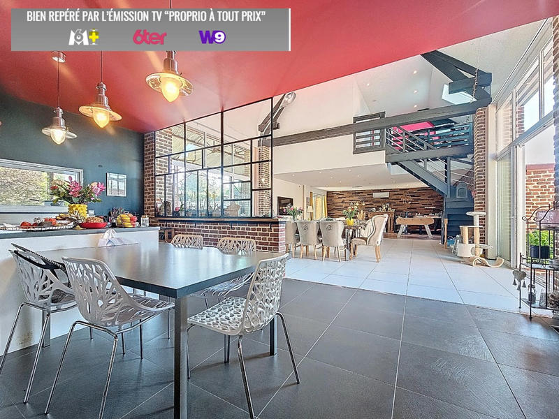 Maison - 250 m² - 9 pièces