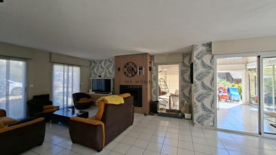 Maison - 237 m² - 7 pièces