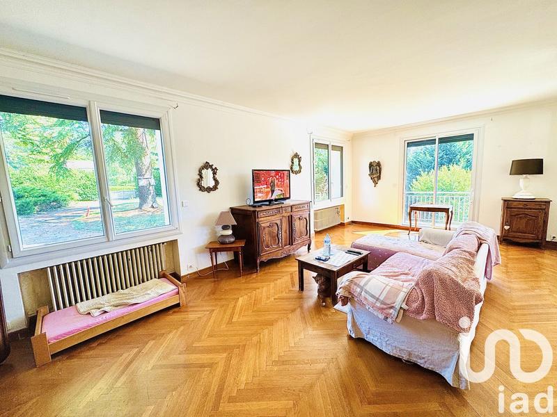 Maison - 240 m² - 6 pièces