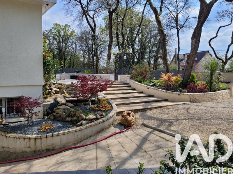 Maison - 209 m² - 6 pièces