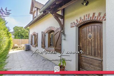 Maison - 139 m² - 7 pièces