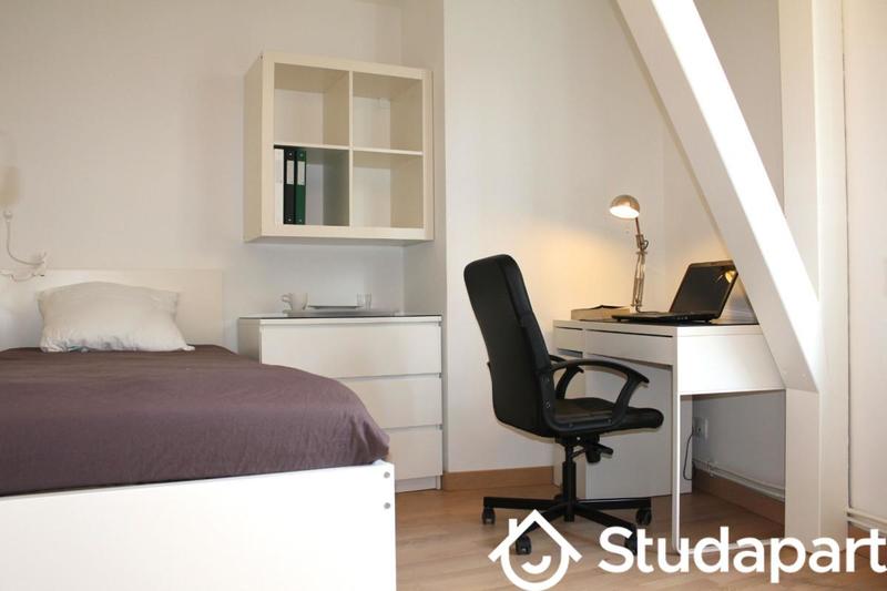 Chambre - 11 m² - 1 pièce