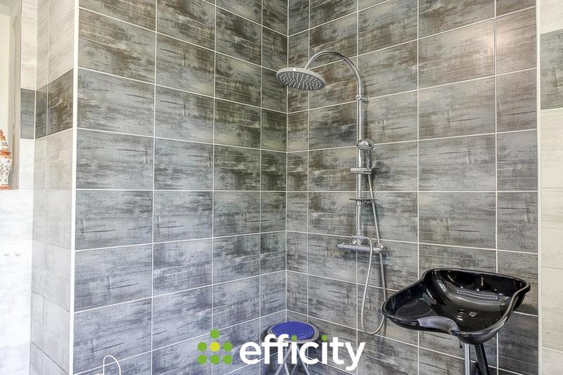 Maison - 215 m² - 7 pièces