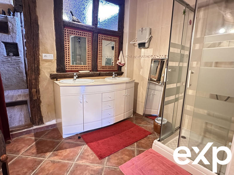 Maison - 375 m² - 17 pièces