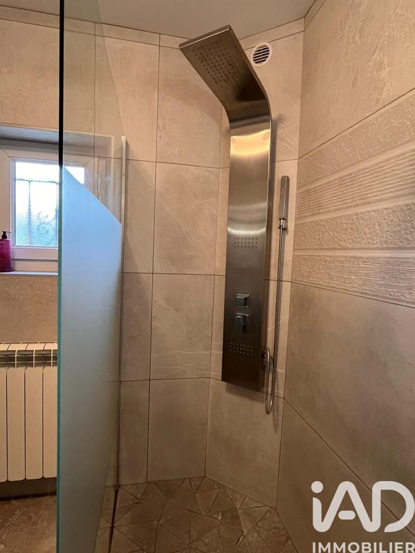 Maison - 250 m² - 6 pièces