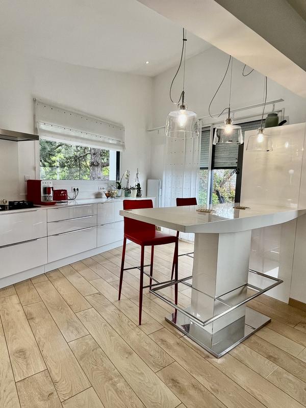 Maison traditionnelle - 150 m² - 4 pièces