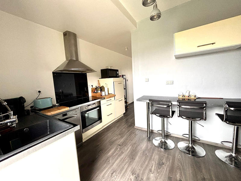 Maison - 192 m² - 6 pièces